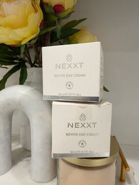 NEXXT Revive Day Cream Lightweight Moisturizers